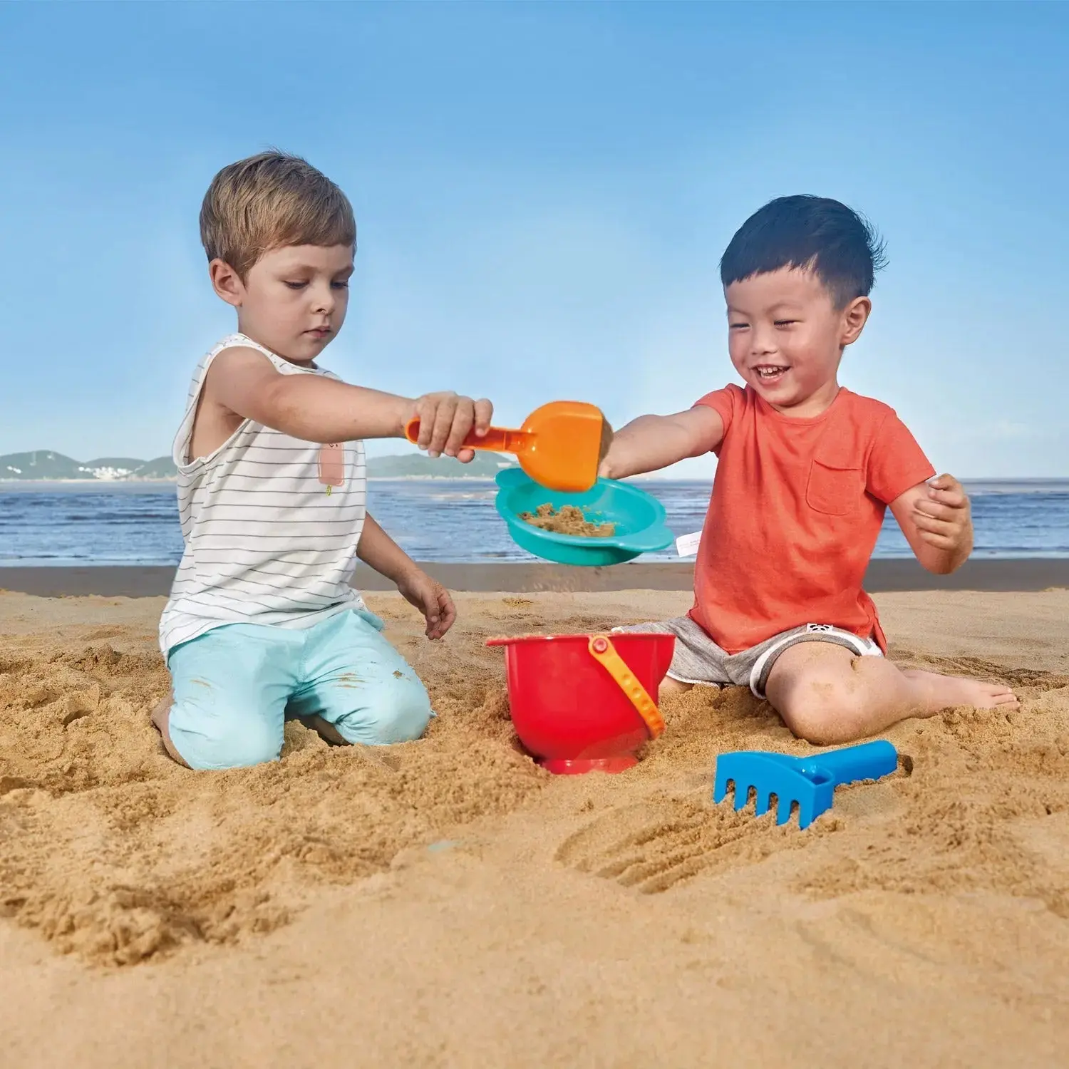 Hape Beach Basics - Image 3