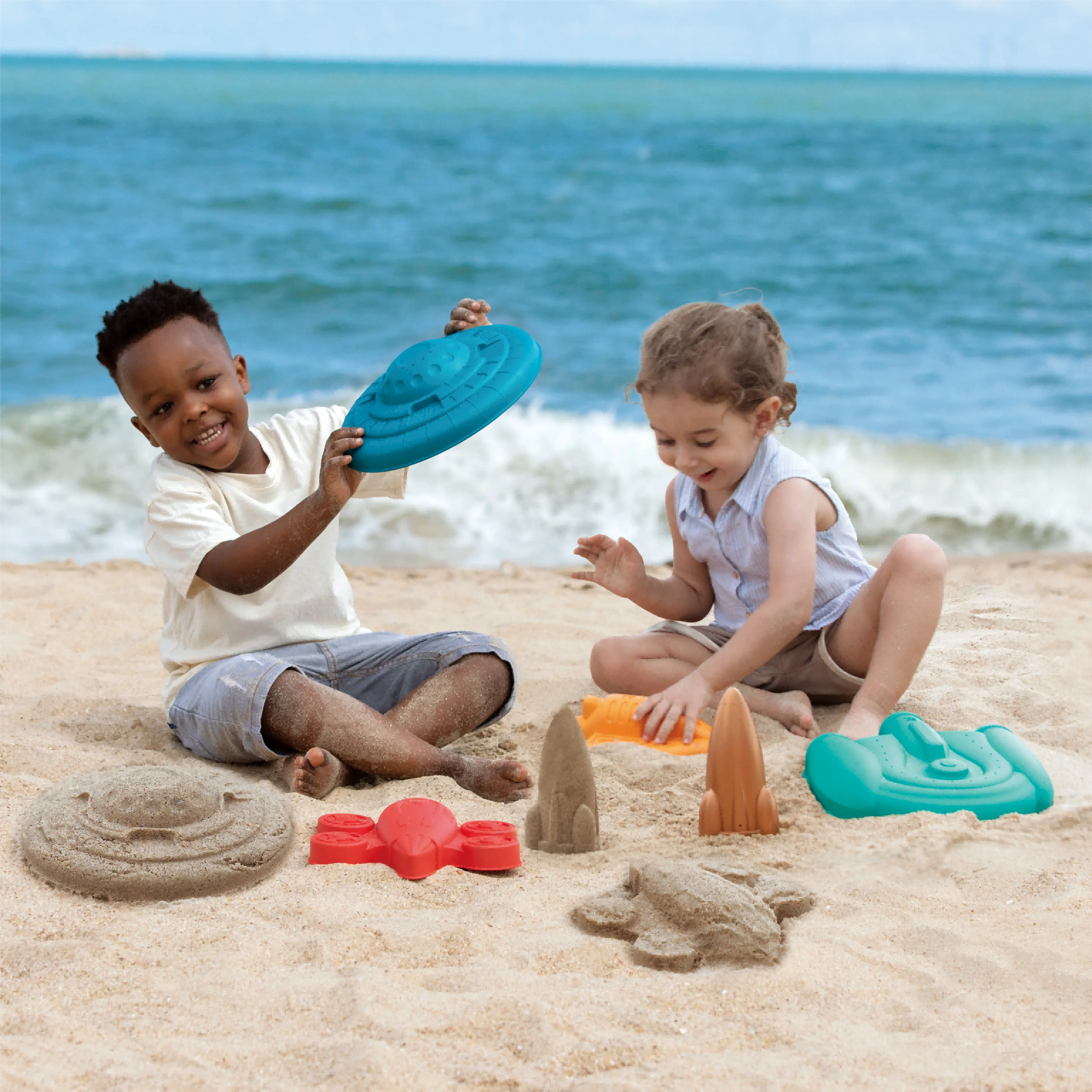 Hape Space Explorer Sand Ship Set - Image 4