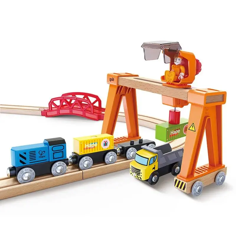 Hape Lift & Load Harbour Set - Image 5