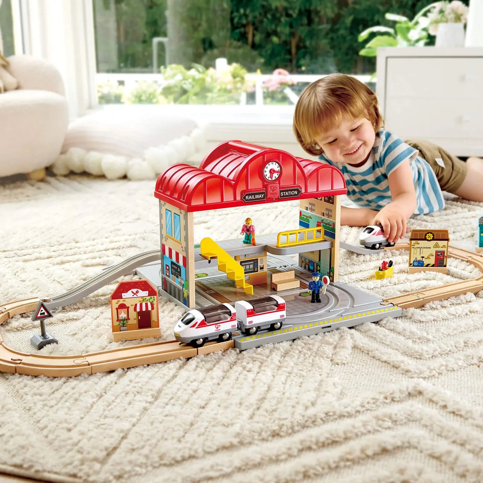 Portable Train Station Set - Image 3
