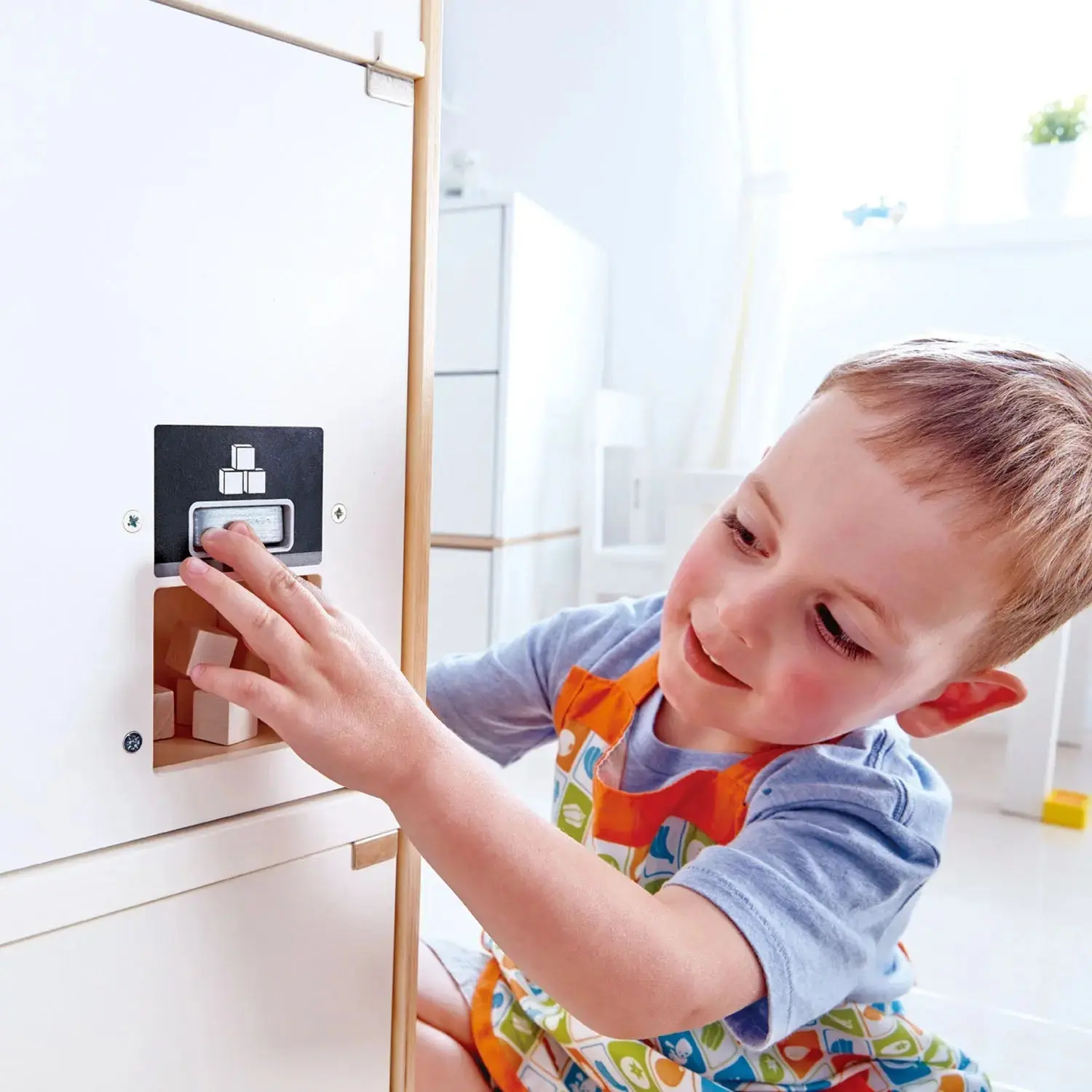 Hape Gourmet Kitchen Wooden Fridge - Image 3
